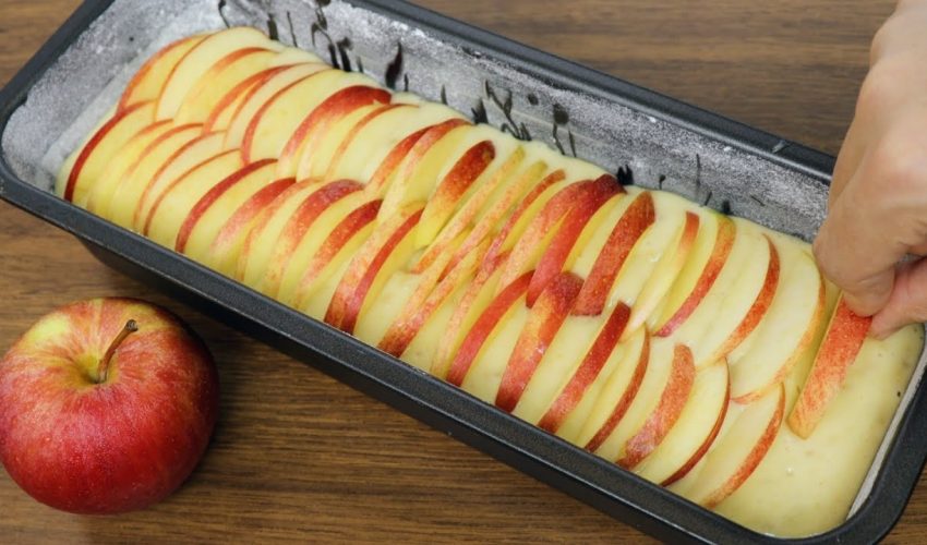 only 2 apples ! i Never had such a delicious cake! super soft and very easy !